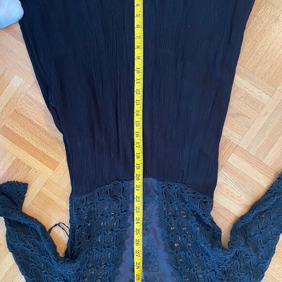 High-low flowy embroidered black dress - Picture 6 of 11